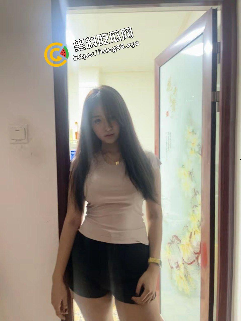 抖音河北小少妇骚鸡【实在是可爱】上门约炮大哥遭曝光不雅床片,填满抽插骚逼淫荡至极!