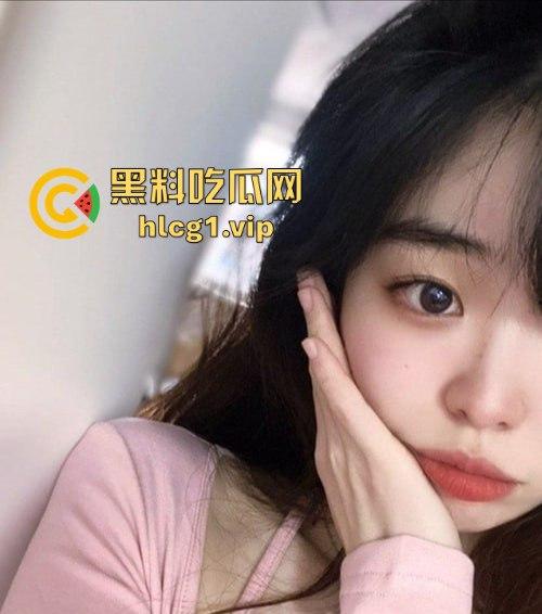 瓜友爆料约了个技校02年清纯妹,外表无辜其实援交老司机!那叫声简直让人顶不住!