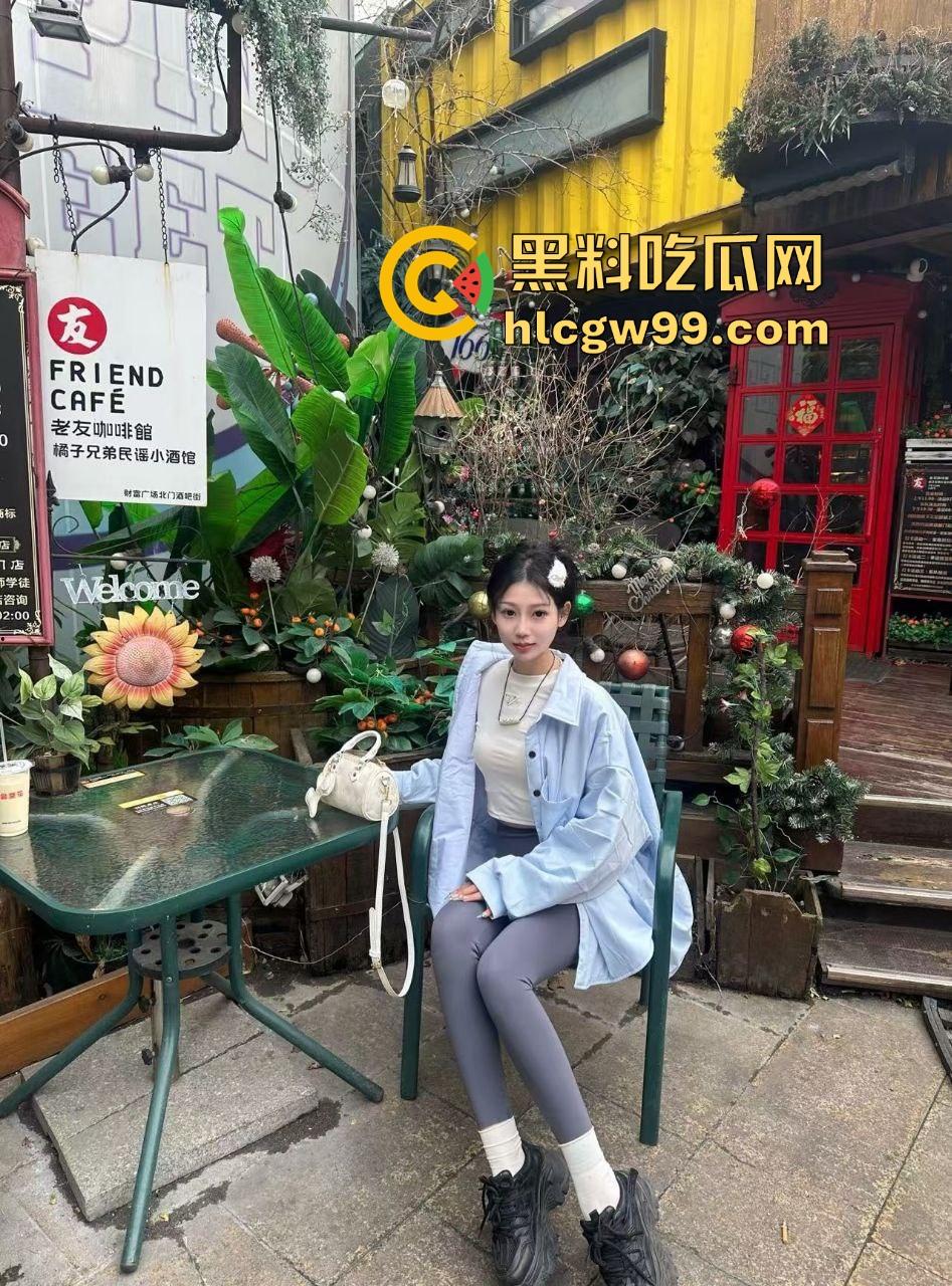 偷拍技术天花板,山西哥们跟踪前女友开房,全程偷拍她和现男友翻云覆雨,角度刁钻精准到像开了透视挂!