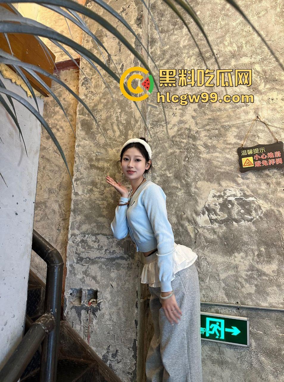 偷拍技术天花板,山西哥们跟踪前女友开房,全程偷拍她和现男友翻云覆雨,角度刁钻精准到像开了透视挂!