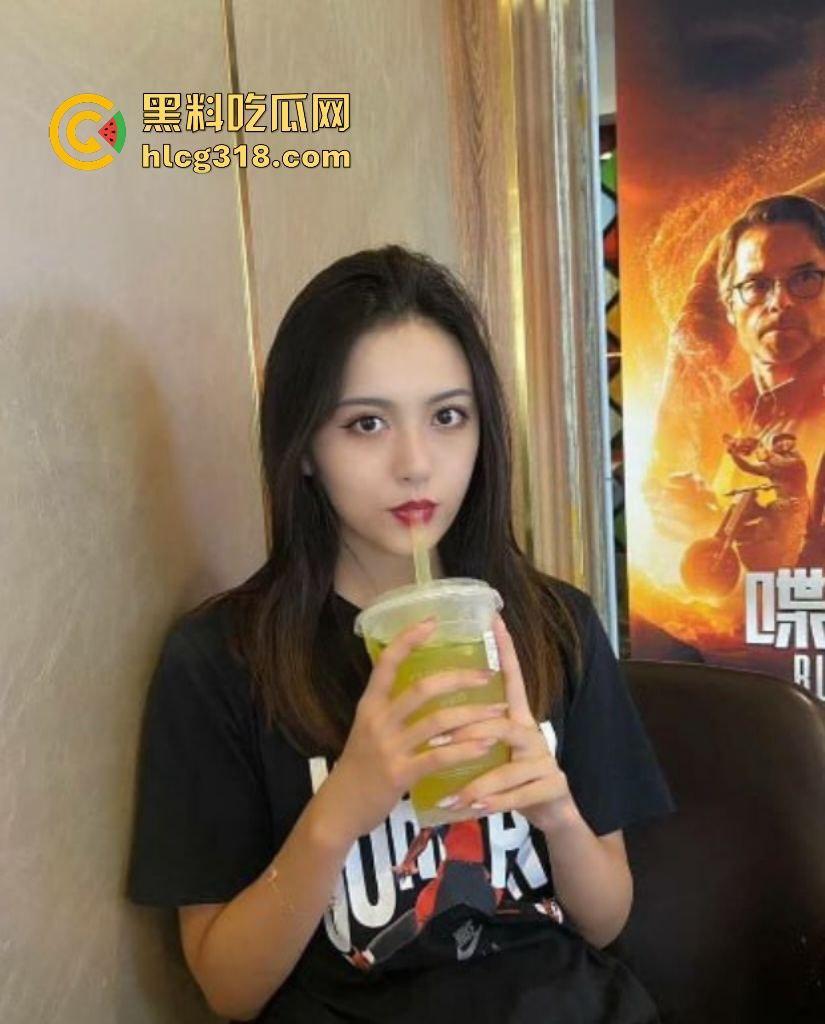 公司销售为了不被炒鱿鱼成M女性瘾成狂，被高管后入操到肩胛骨蝴蝶飞舞！