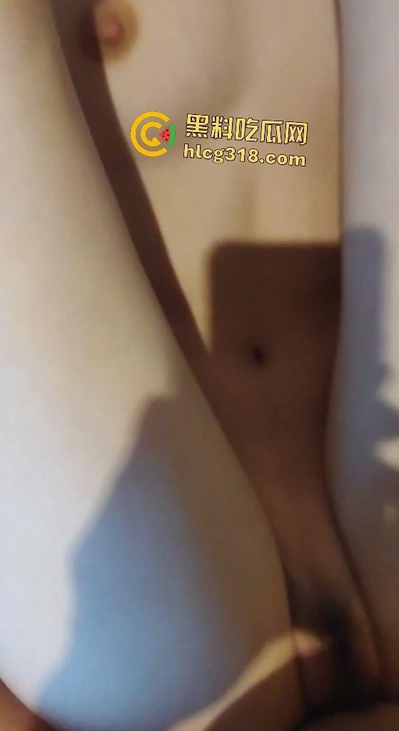 公司销售为了不被炒鱿鱼成M女性瘾成狂,被高管后入操到肩胛骨蝴蝶飞舞!