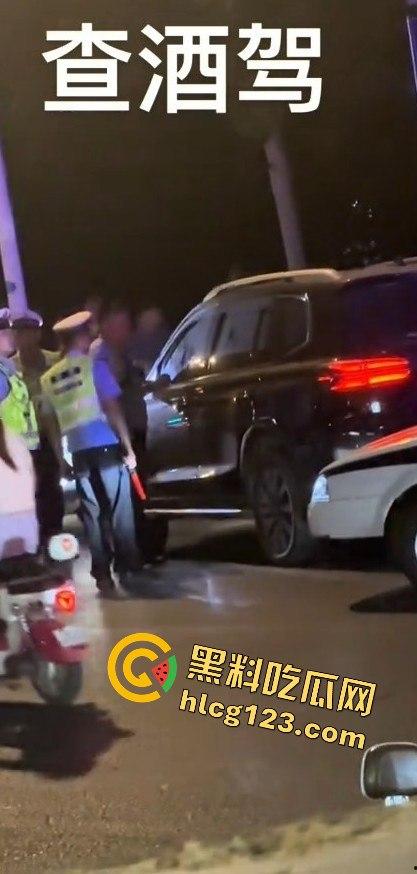 临沂郯城惊现硬核酒驾!司机拒不配合,交警无奈砸玻璃强制处理