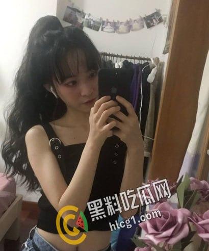 长沙理工大学 超极品反差校花 罗巧 白天上学 晚上兼职接客 口爆内射野战 只要钱到位 姿势全都会!