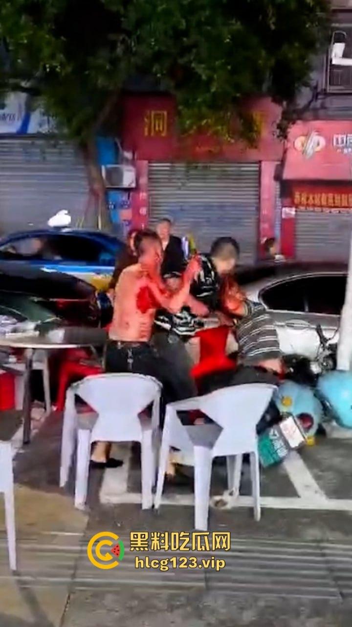 广汉街头惊现小红人 两男子酒后互砍专往脑袋上砸 血都要流干了