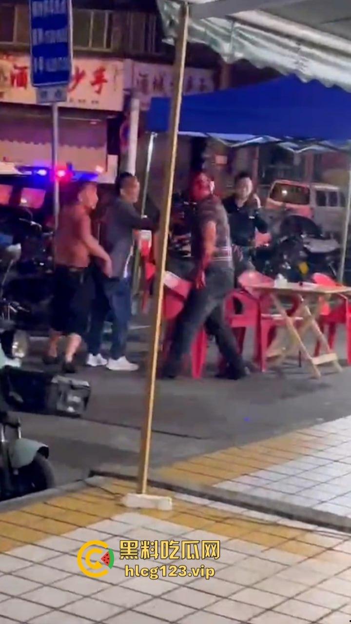 广汉街头惊现小红人 两男子酒后互砍专往脑袋上砸 血都要流干了