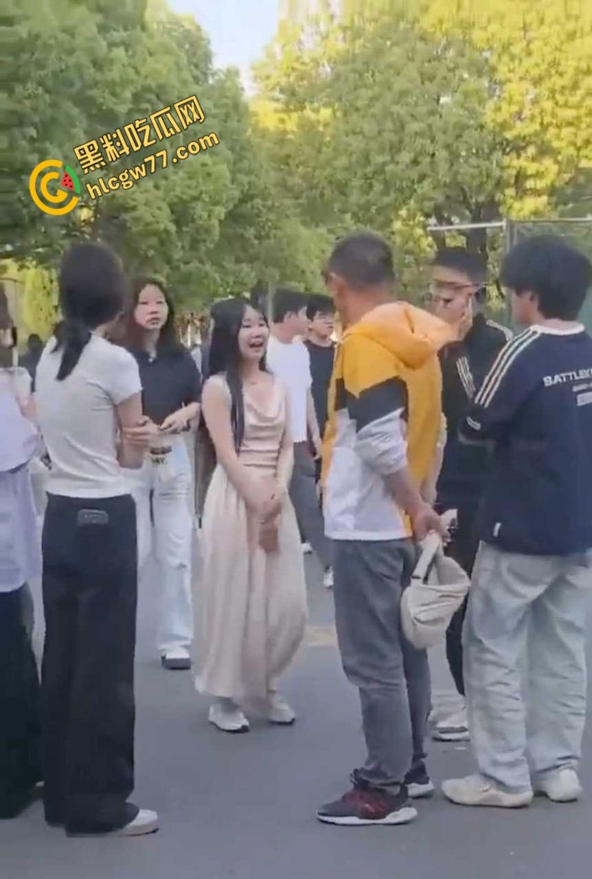 滁州学院渣男花心翻车,女友当众耳光伺候,360度捉奸现场嗨爆全网!