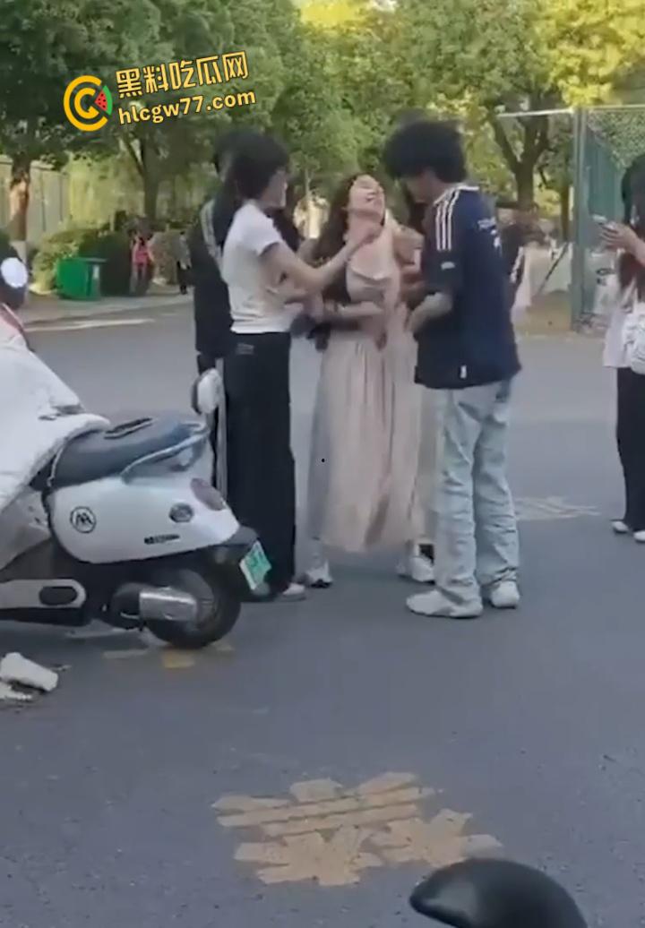 滁州学院渣男花心翻车,女友当众耳光伺候,360度捉奸现场嗨爆全网!