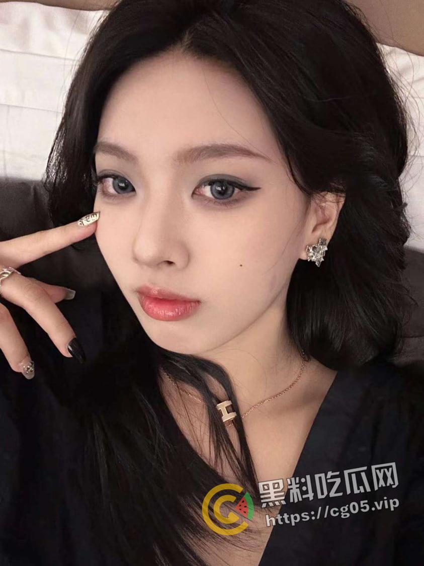 福建泉州大学生 张钰涵 音乐舞蹈学院肥臀母狗 欠操欠轮欠调教 最喜欢被狠狠扇屁股 私密视频被男友流出