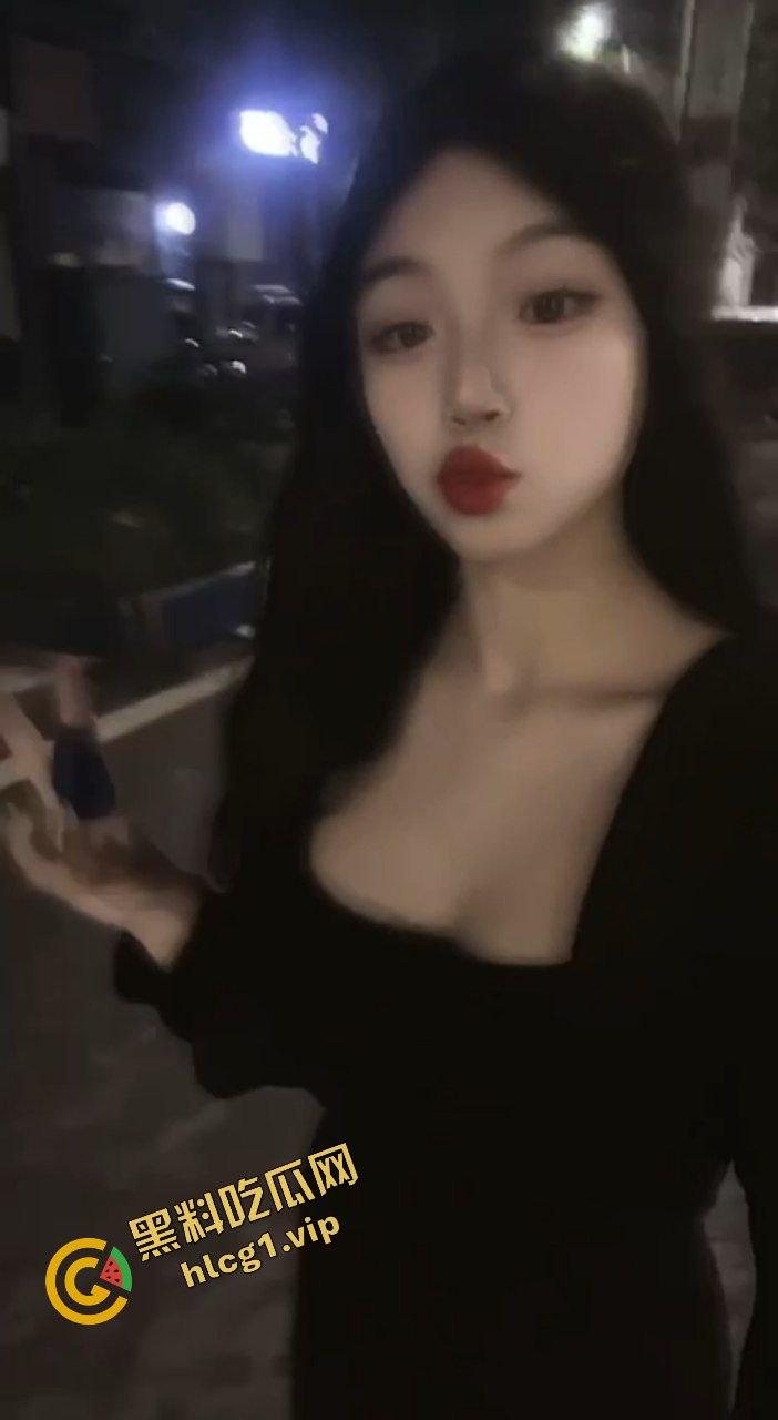 瓜友投稿曝光!冀州中学高中同学『王微欣』给闺蜜当伴娘 被单男得吃爆操!