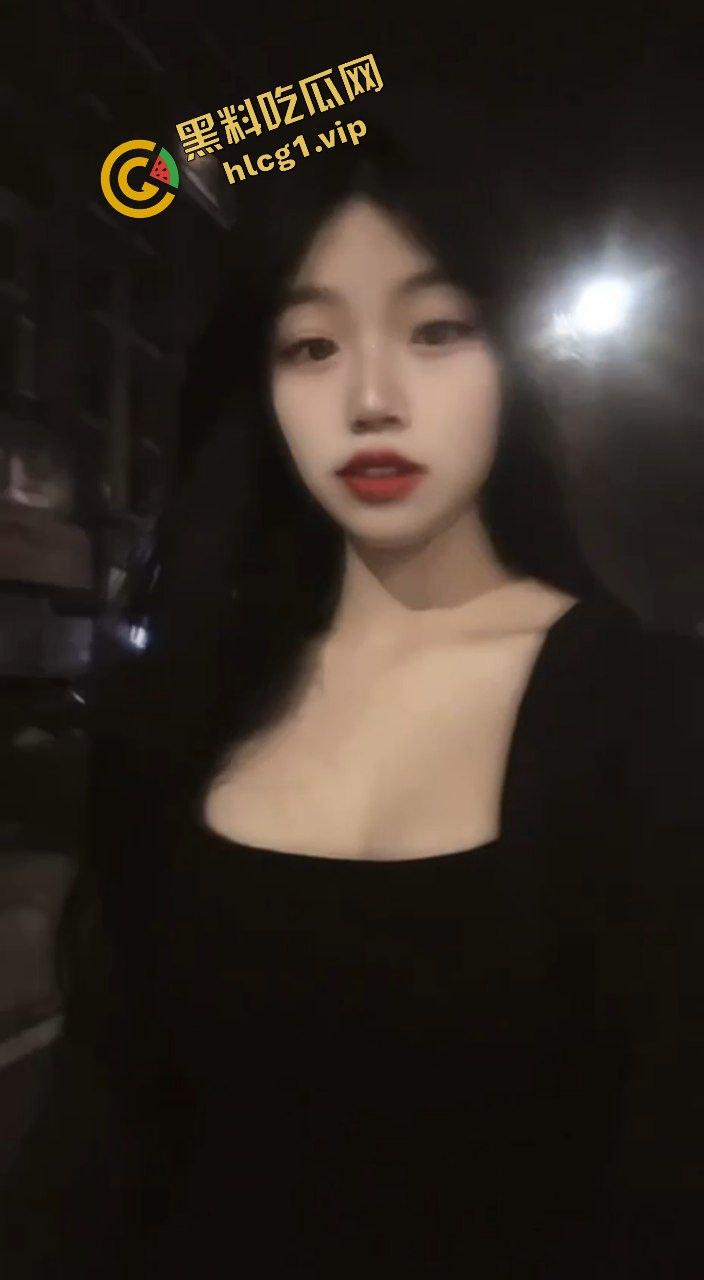 瓜友投稿曝光!冀州中学高中同学『王微欣』给闺蜜当伴娘 被单男得吃爆操!