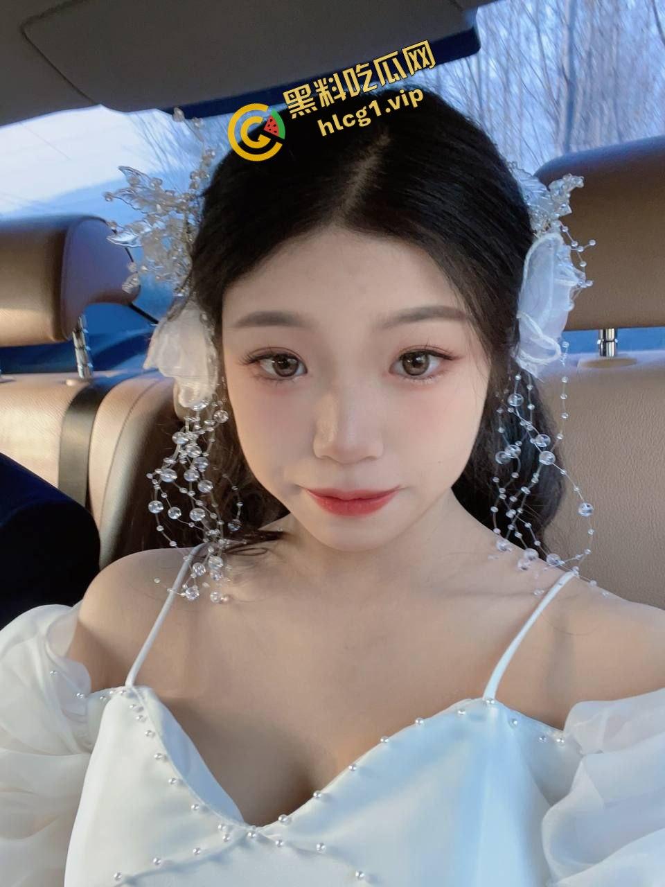 瓜友投稿曝光!冀州中学高中同学『王微欣』给闺蜜当伴娘 被单男得吃爆操!