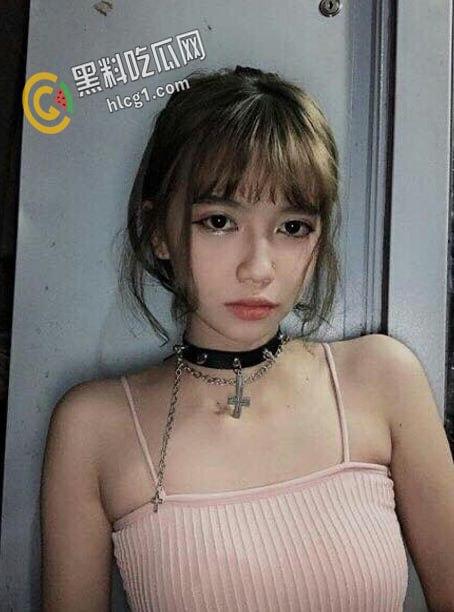 江苏大学很有气质的清纯短发妹 喜欢一个人在宿舍里 偷偷自慰揉奶扣逼 录下视频后在网上到处勾引炮友