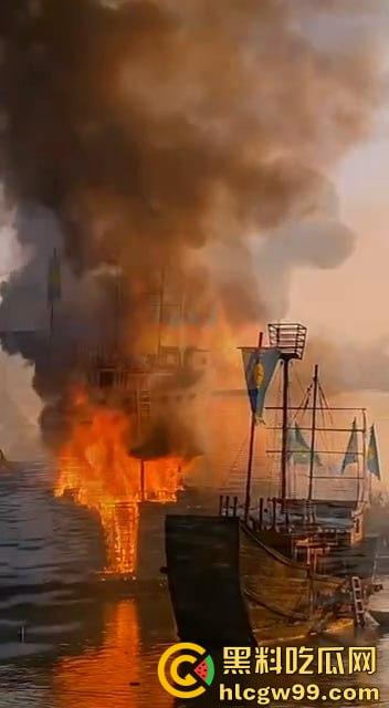 假戏成真,开封清明上河园表演节目《东京保卫战》炮位偏移引起大火,网友直呼票值了