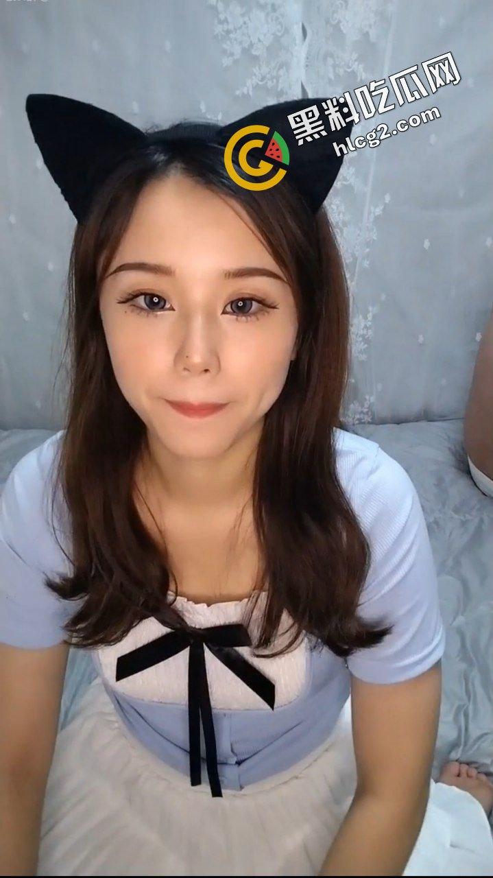 新人下海！纯骚眼镜反差婊『骚朵儿』和炮友酒店激情四射 各种爆操 超长性爱 来看看此母狗合不合格