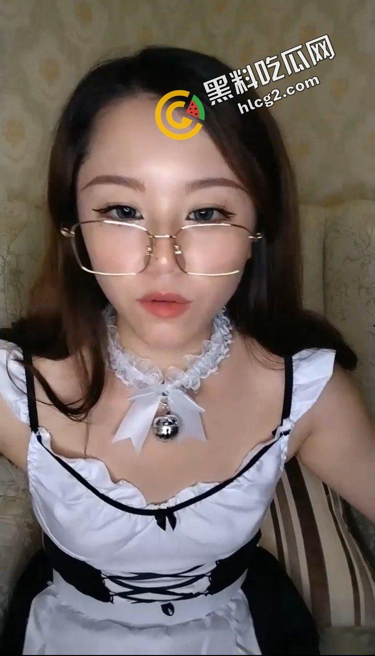 新人下海!纯骚眼镜反差婊『骚朵儿』和炮友酒店激情四射 各种爆操 超长性爱 来看看此母狗合不合格