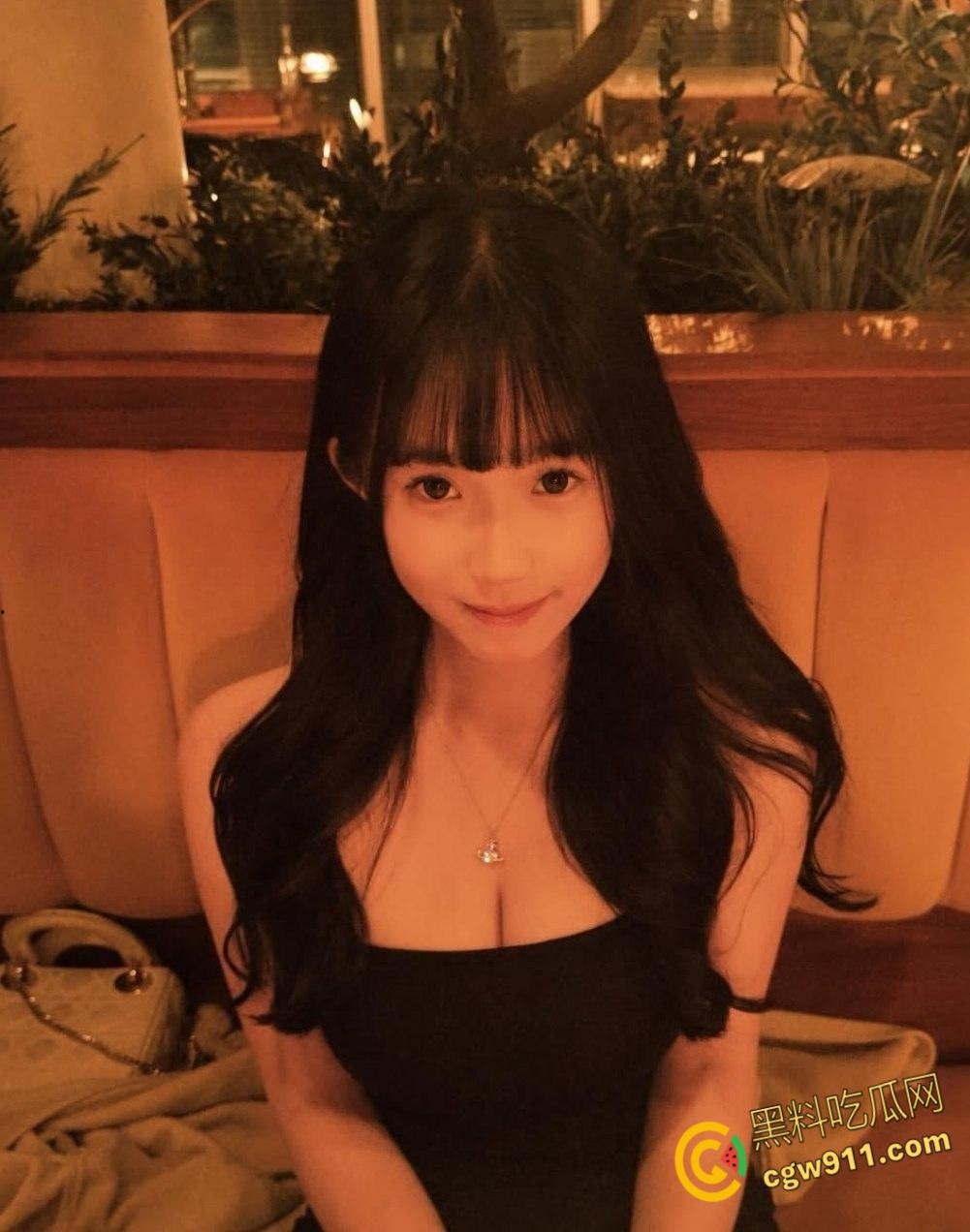 IG美妆博主【Catalina】,清纯嫩妹露脸自慰,白虎嫩穴被男友爆菊肛交,后入打桩淫水四溅 !