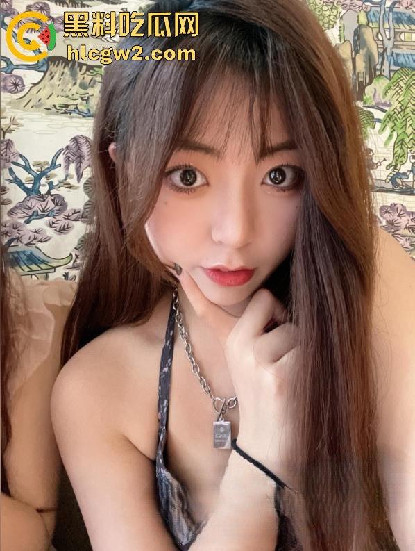 中职校巨乳老师『孟可心』酒店约炮，肉乎乎的身材抱起来狂操！微胖身材就是YYDS，操到停不下来！