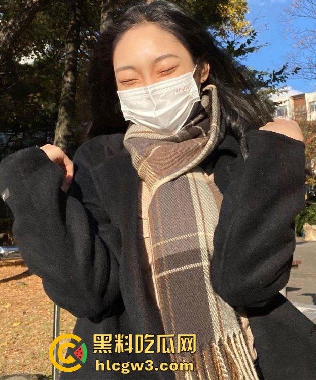 学姐宿舍变成人间春宫, 抠逼自慰闭眼幻想被猛操,高潮抽搐喷汁,偷拍视频直冲你的G点!