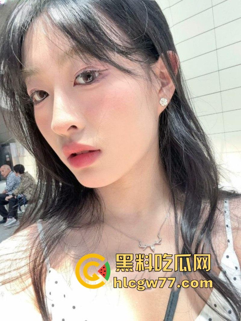 独家爆料 浙江无锡科技职业学院【方诗蕊】私密照流出 口交深喉技术爽翻男友 无套猛烈抽插校花叫不停!