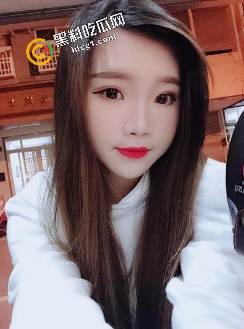 极品蜜桃臀台妹『戴媛媛』白里透红小脸 和男友酒店浴缸后入视频流出