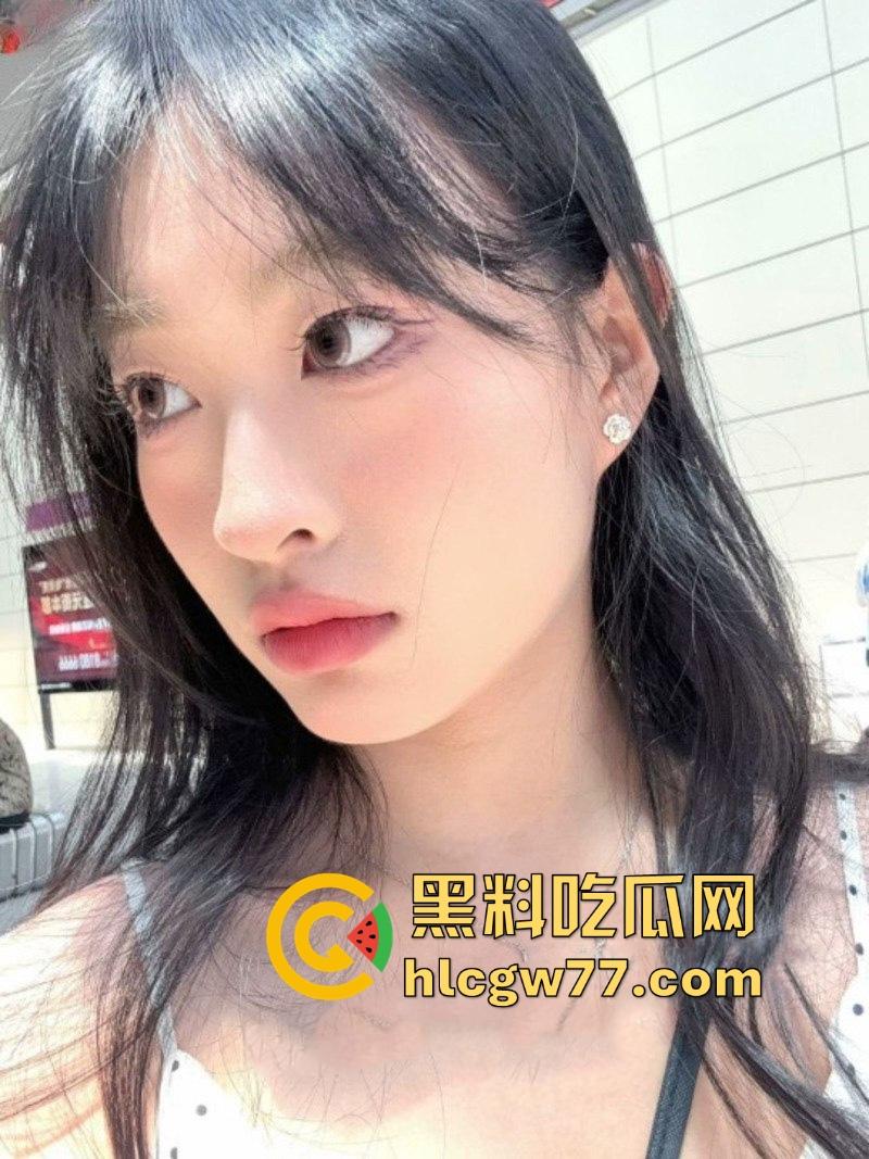 独家爆料 浙江无锡科技职业学院【方诗蕊】私密照流出 口交深喉技术爽翻男友 无套猛烈抽插校花叫不停!