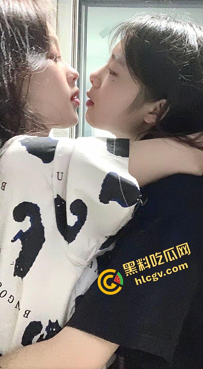 抖音极品女同姐妹网红『饭饭fan』姐妹恋爱 没鸡巴怎么行?与土豪大哥开房双飞 独家曝光!