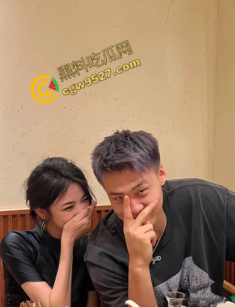 抖音女网红【Yuri睿哥】网上哭诉男友【陈观宇】出轨,不仅在自己床上乱搞,还拍摄大量做爱视频