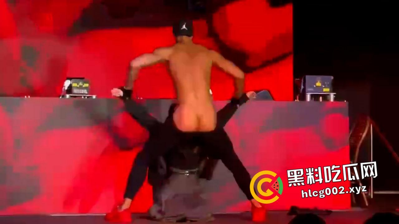 全网曝光香港演唱会名场面微打码原视频!肌肉猛男性感妖娆的面对面发骚 小仙女的裤衩子已经胶粘了