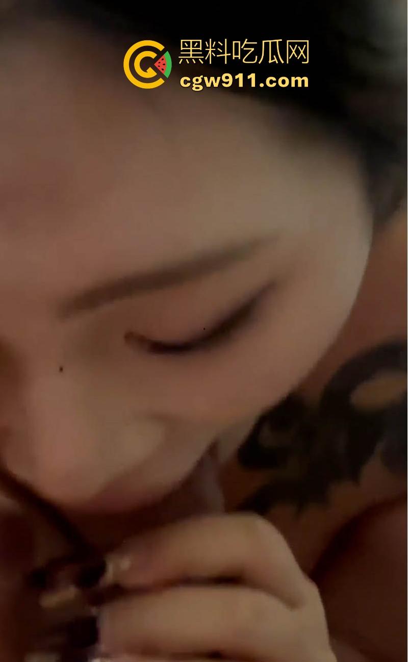 土豪豪掷千金约炮极品花胸美女,御姐气质风情万种,顶级身材诱惑勾魂,深喉吞精彰显母狗本色!