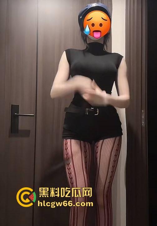 抖音网红【我是OU】约炮金主视频泄露 魔鬼身材令人垂涎欲滴 抓奶抽插让你大饱眼福!