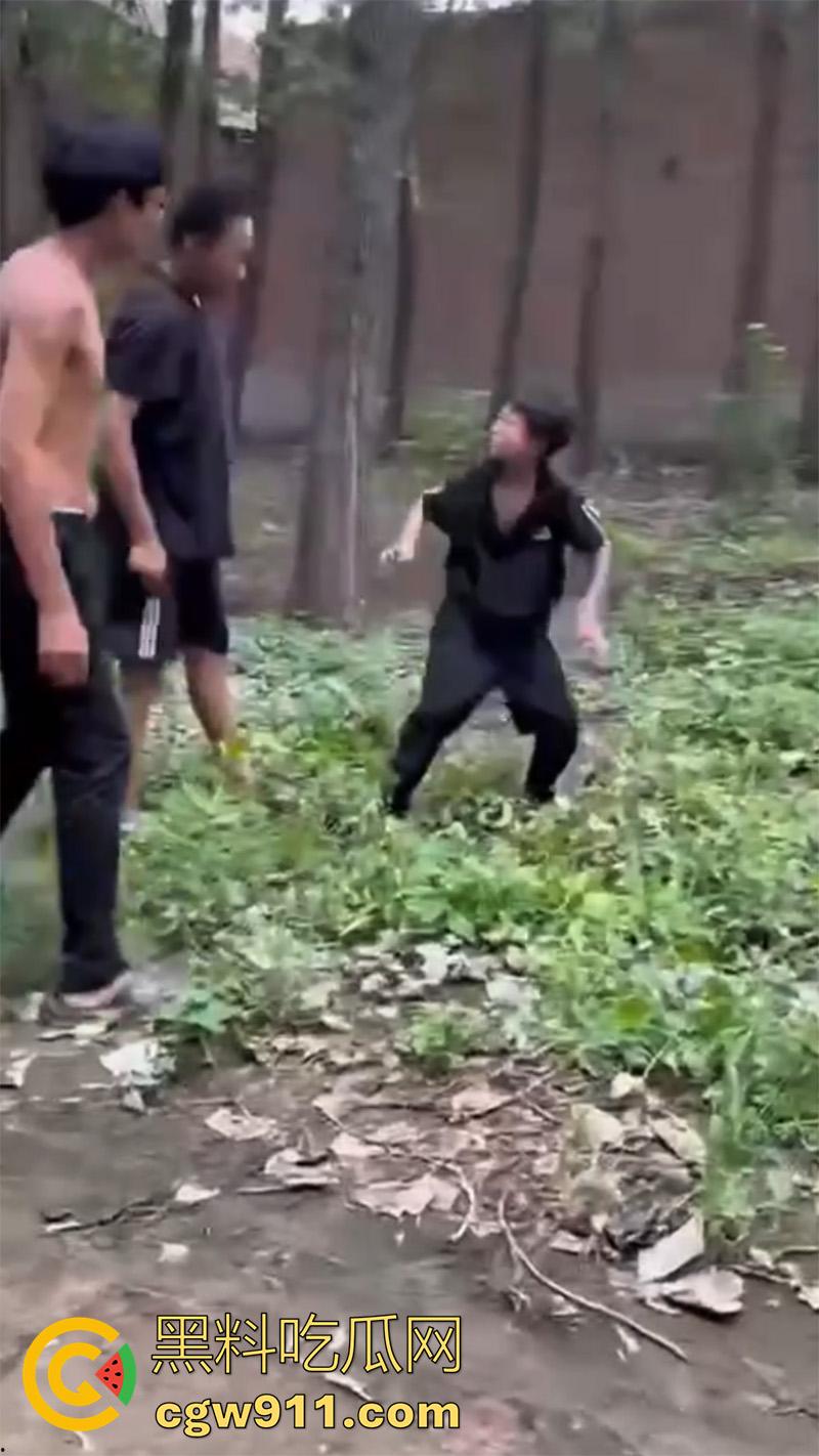 山东聊城临清市村头恶霸,烟店镇王集村一个14 岁,一个18岁,对一个12周岁的孩子进行殴打,真以为自己古惑仔了?