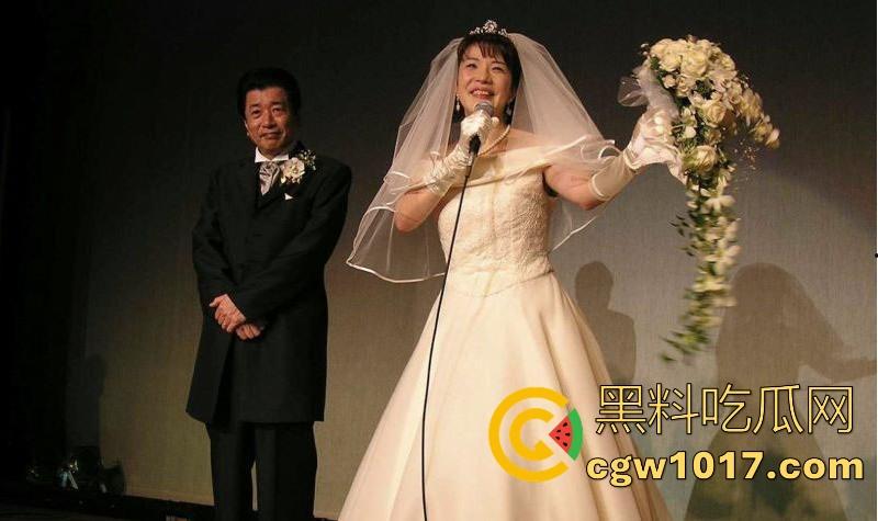 网友AI恶搞特朗普跟日本首相高市早苗甜蜜现场,平时铁娘子政客范儿,结果对川普眼神放电,真感觉她们私底下乱搞过!