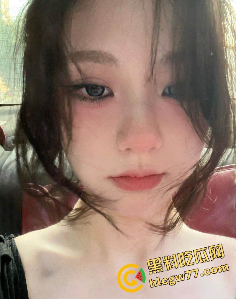 约炮双马尾极品萝莉【妮妮】白虎娇穴紧得夹爆，抓着马尾后入狂操蜜桃翘臀，娇乳晃眼白浆喷涌！