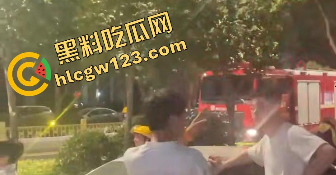 山西运城大哥刚嫖完娼就车祸？大哥刚灌完洗浴妹子出门，立马醉驾奥迪A6猛撞垃圾车！