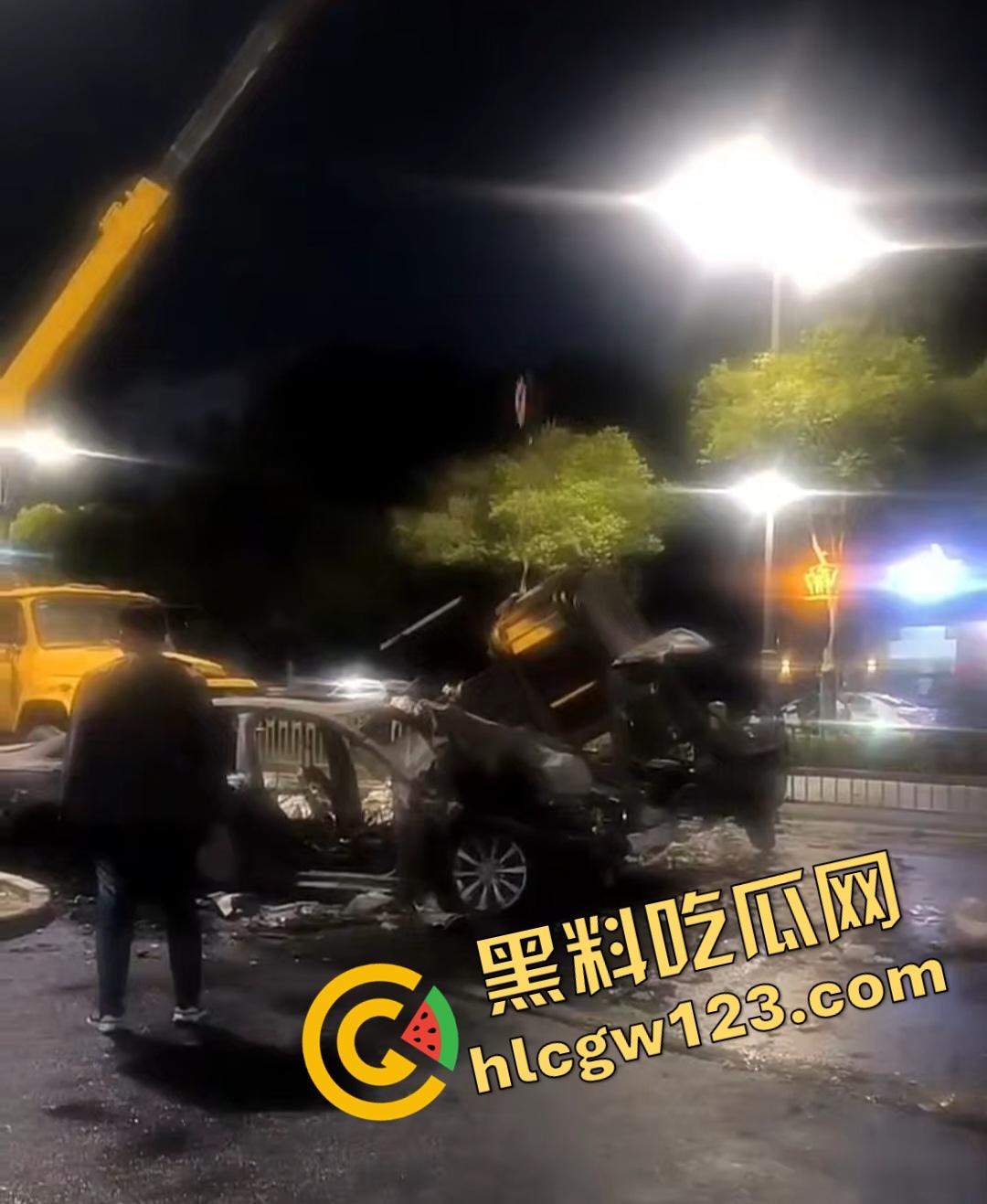 山西运城大哥刚嫖完娼就车祸?大哥刚灌完洗浴妹子出门,立马醉驾奥迪A6猛撞垃圾车!