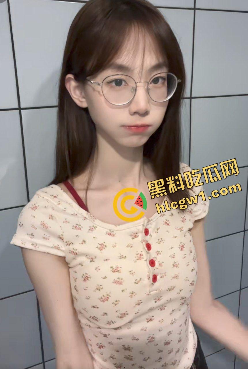 抖音青春少女无敌清纯网红『安陌瑜』早期与多金单男 家中激情输出小穴 独家曝光流出!