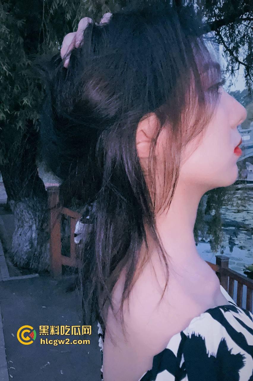 山西太原15中实习教师【童佳琪】骚浪视频泄露 私密视频中跪舔肉棒被操哭，娇喘浪叫浪得像条狗！