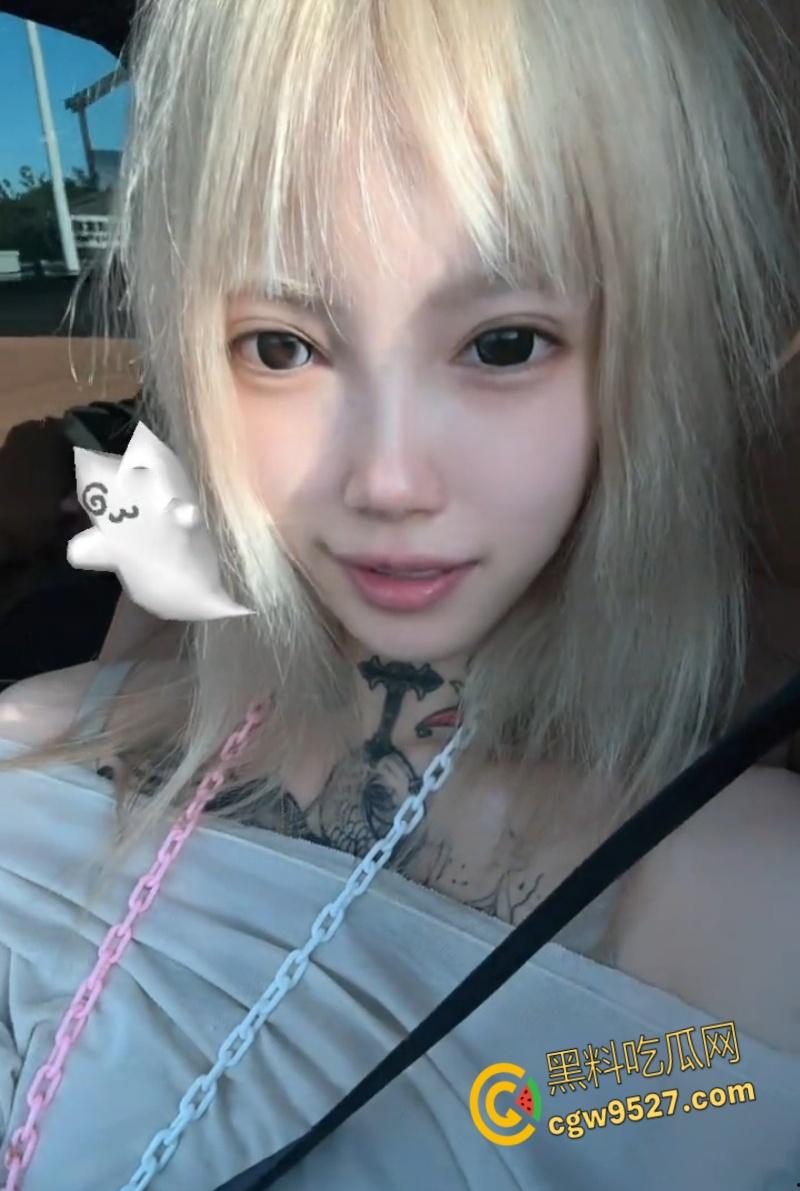 抖音网红精神小妹【无能巨婴】,线下约炮视频泄露,满背纹身滴蜡调教,楼梯站立后入猛操,真是骚到没边 !