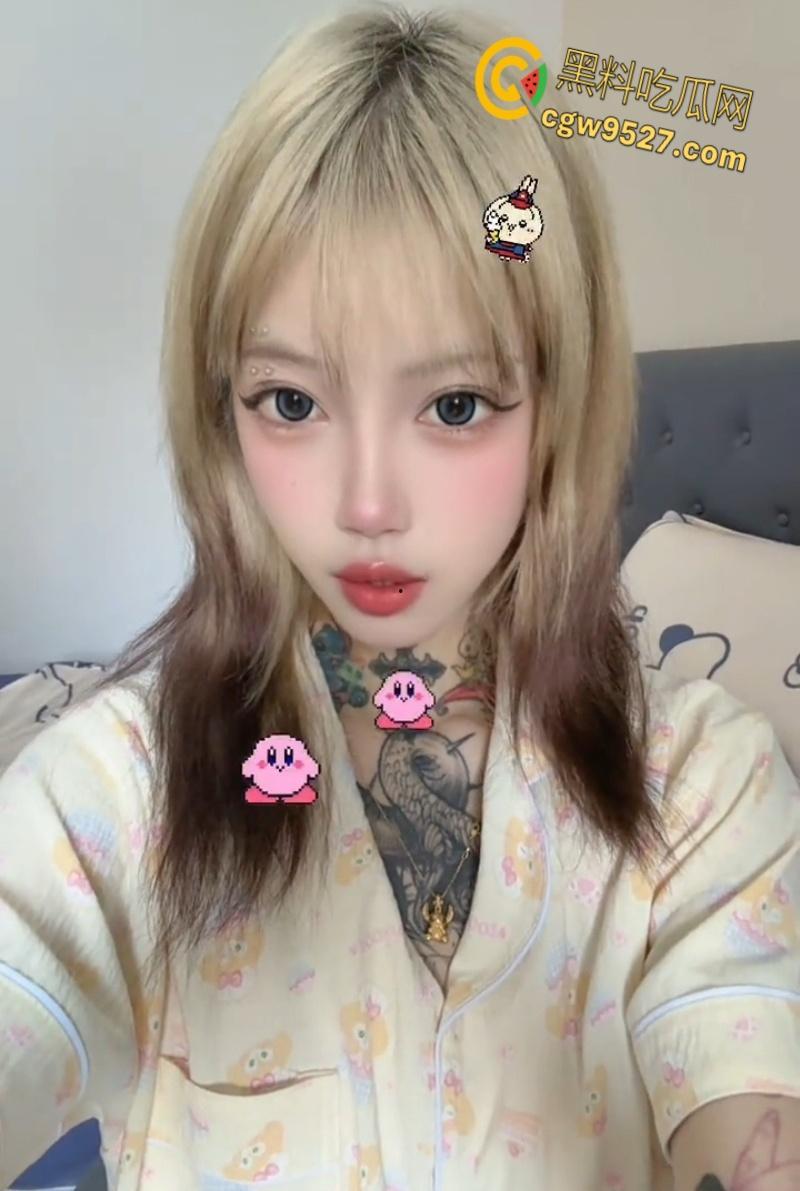 抖音网红精神小妹【无能巨婴】,线下约炮视频泄露,满背纹身滴蜡调教,楼梯站立后入猛操,真是骚到没边 !