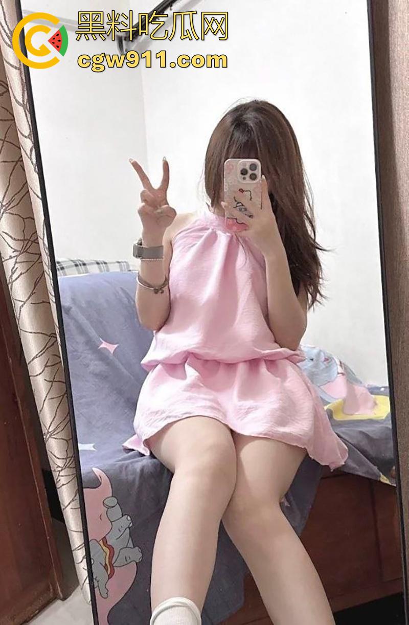 广西桂林十八中母狗【苏莉莉】，肌肤白嫩大奶饱满诱惑，被金主包养，调教深喉口交，粗长大屌一口吞也没问题！