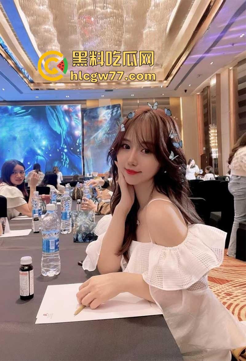 海角乱伦之嫂子的致命诱惑 嫂子的肥穴让我欲罢不能 只好代替大哥好好跟嫂子玩耍