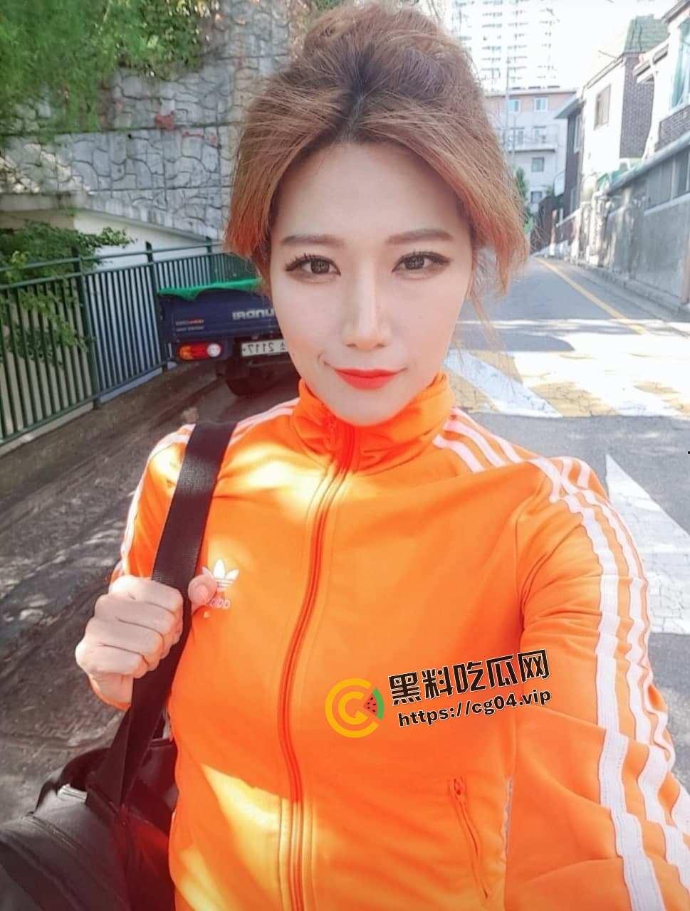 南韩普拉提教练 为金主献身 口爆吞精后入 白天上班普拉提 晚上后入当炮机