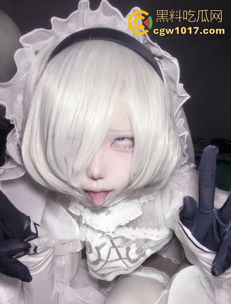 外网极品萝莉福利姬【凄】cos园丁蓝闺惊梦,极品白虎嫩逼插假鸡巴,反差到肾虚!