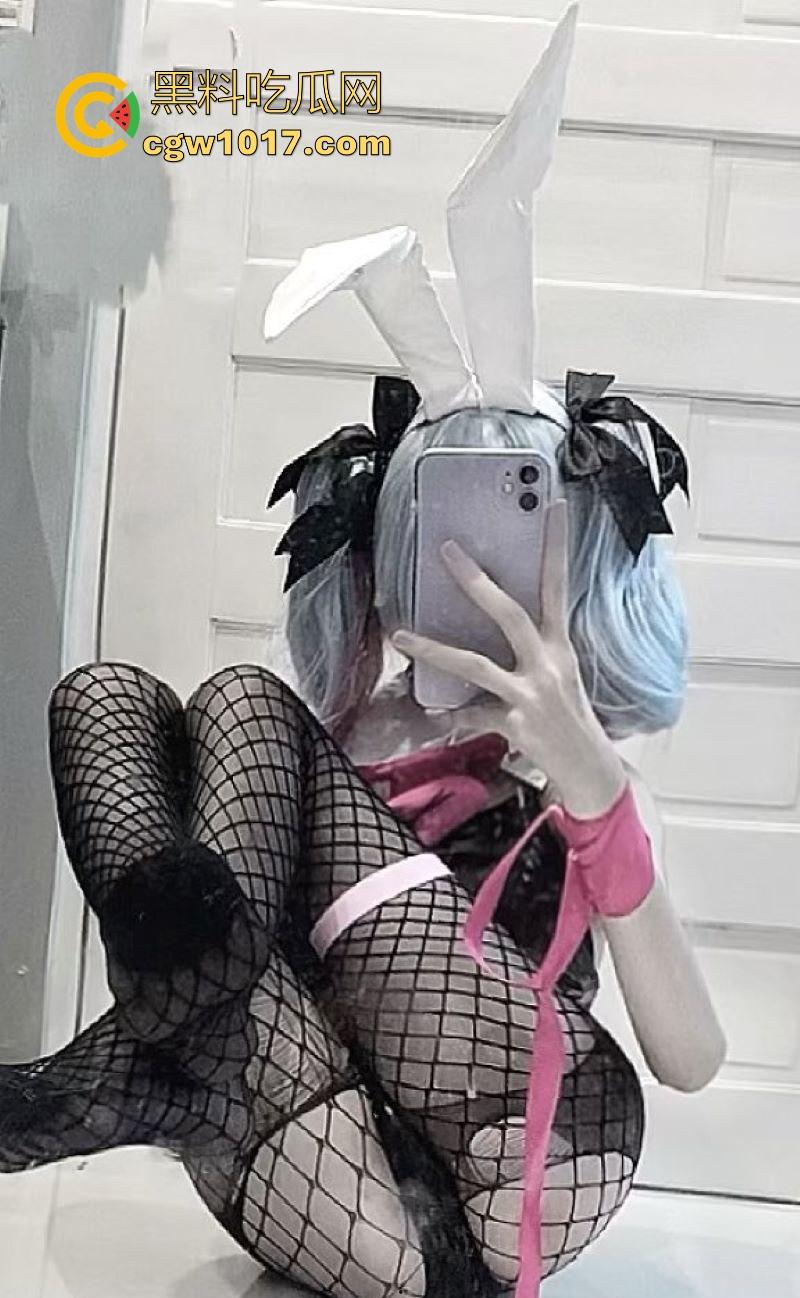 外网极品萝莉福利姬【凄】cos园丁蓝闺惊梦,极品白虎嫩逼插假鸡巴,反差到肾虚!