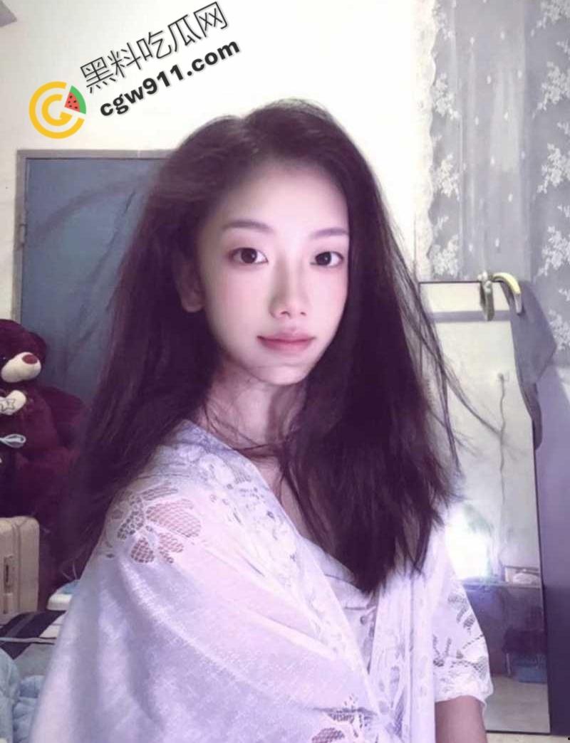 湖南人妻【赵亚娜】情趣酒店偷情视频曝光!翘臀巨乳美妇穿性感丝袜,被老公兄弟猛烈操,淫声四起