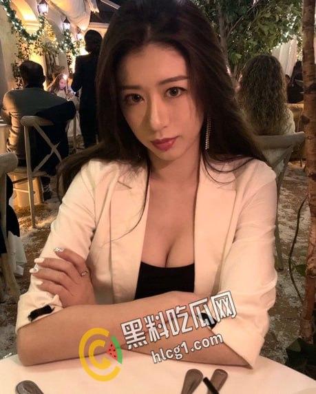 江苏大学高颜值女神和金主爸爸的大尺度自拍泄密 极品身材 真应了那句 她腿比我命都长