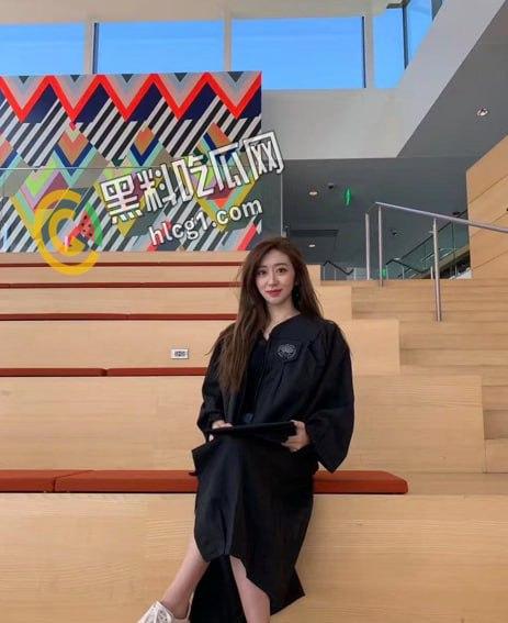 江苏大学高颜值女神和金主爸爸的大尺度自拍泄密 极品身材 真应了那句 她腿比我命都长