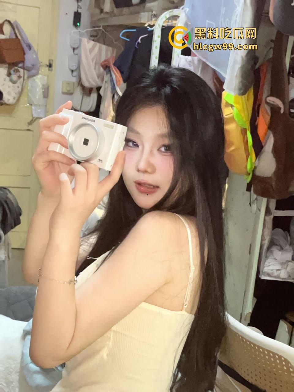 河南大专反差母狗多人肉便器【王佳怡】下课直奔酒店道具拉满,与炮友2位好兄弟玩3P爆操!