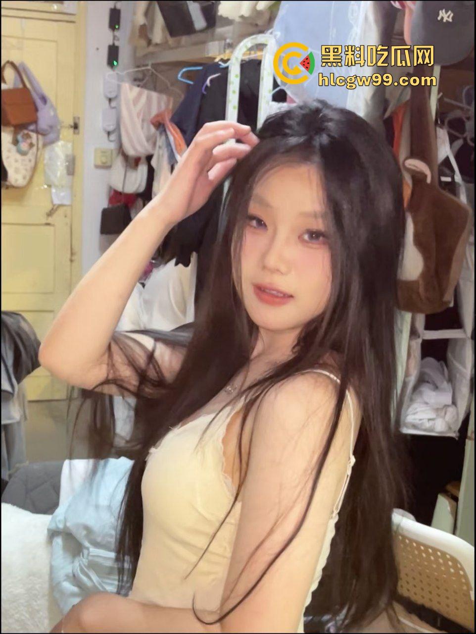 河南大专反差母狗多人肉便器【王佳怡】下课直奔酒店道具拉满,与炮友2位好兄弟玩3P爆操!